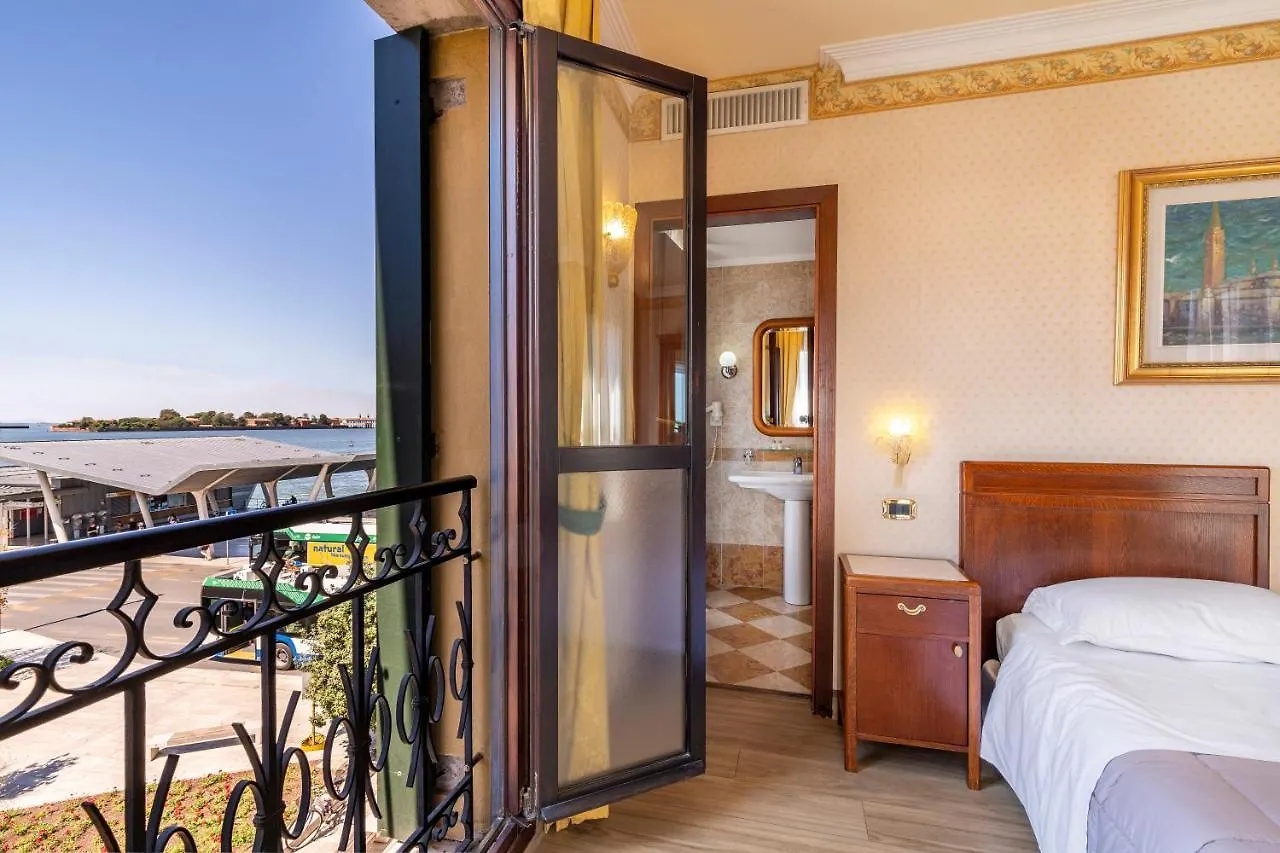 Hotel Panorama Lido di Venezia 4*,