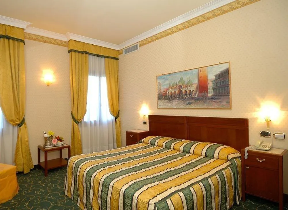 Hotel Panorama Lido di Venezia 4*,